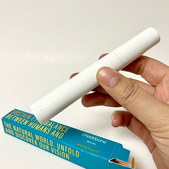 Cheekbone Beauty Mascara 8g - Picture 5 of 8